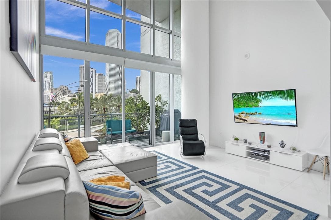 90 SW 3rd Street, Miami FL 33130 — 1