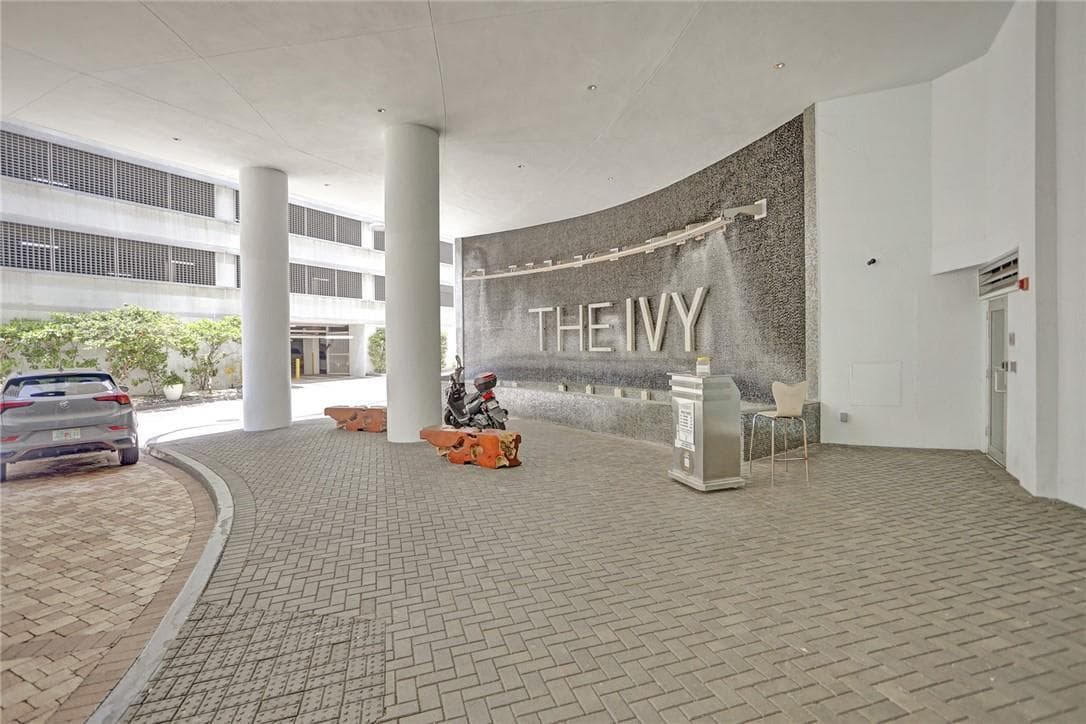 90 SW 3rd Street, Miami FL 33130 — 30
