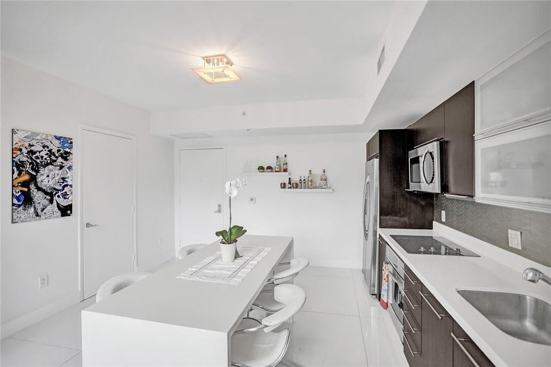 90 SW 3rd Street, Miami FL 33130 — 14
