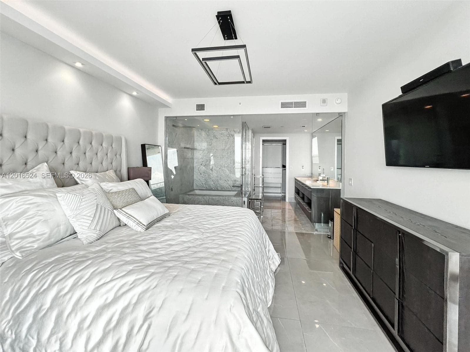 3131 NE 7th Ave # 1504, Miami FL 33137 — 5