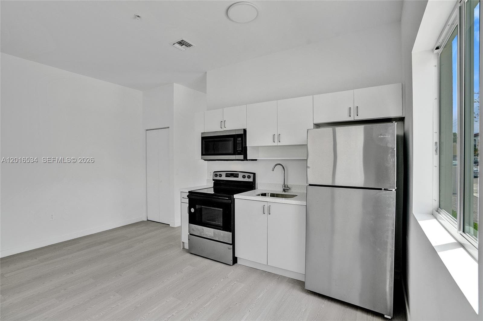1567 NW 1st St # 1, Miami FL 33125 — 4
