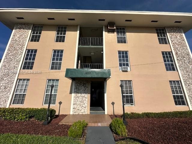 1400 S Douglas Rd # 14, Coral Gables FL 33134 — 2