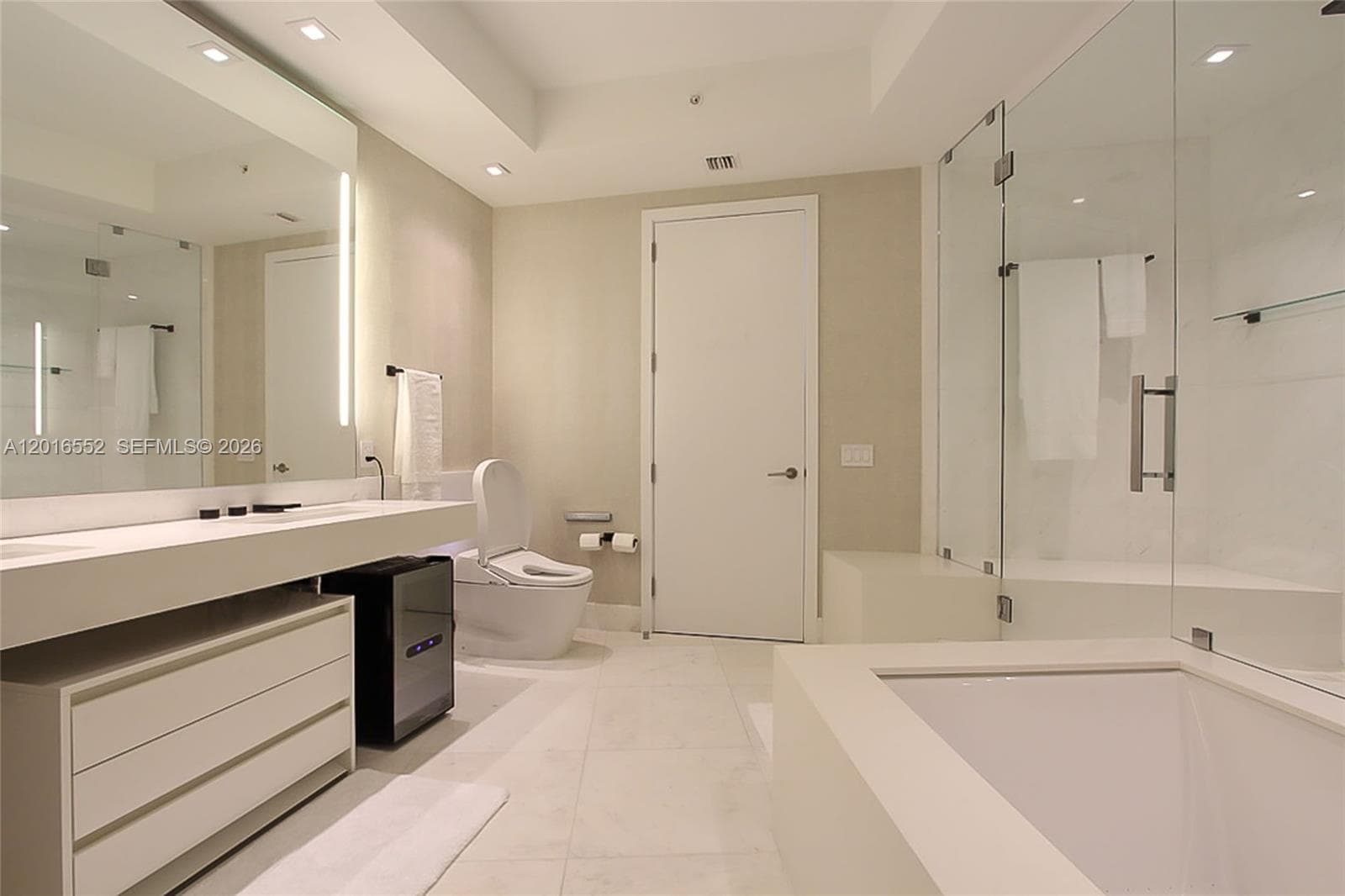 18555 Collins Ave # 4605, Sunny Isles Beach FL 33160 — 22