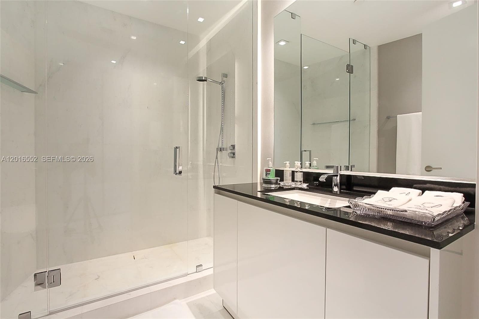 18555 Collins Ave # 4605, Sunny Isles Beach FL 33160 — 24