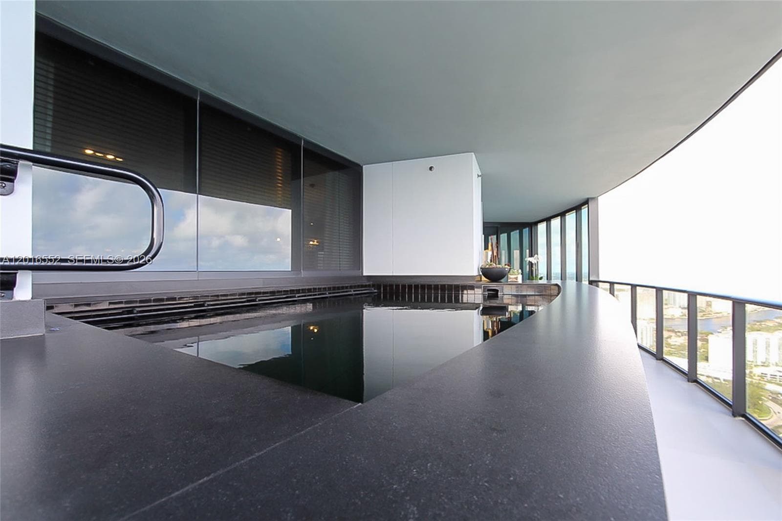 18555 Collins Ave # 4605, Sunny Isles Beach FL 33160 — 40