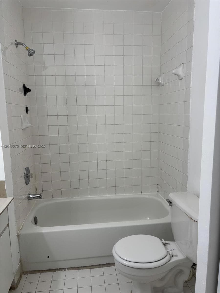 7778 W 34th Ln # 201, Hialeah FL 33018 — 10