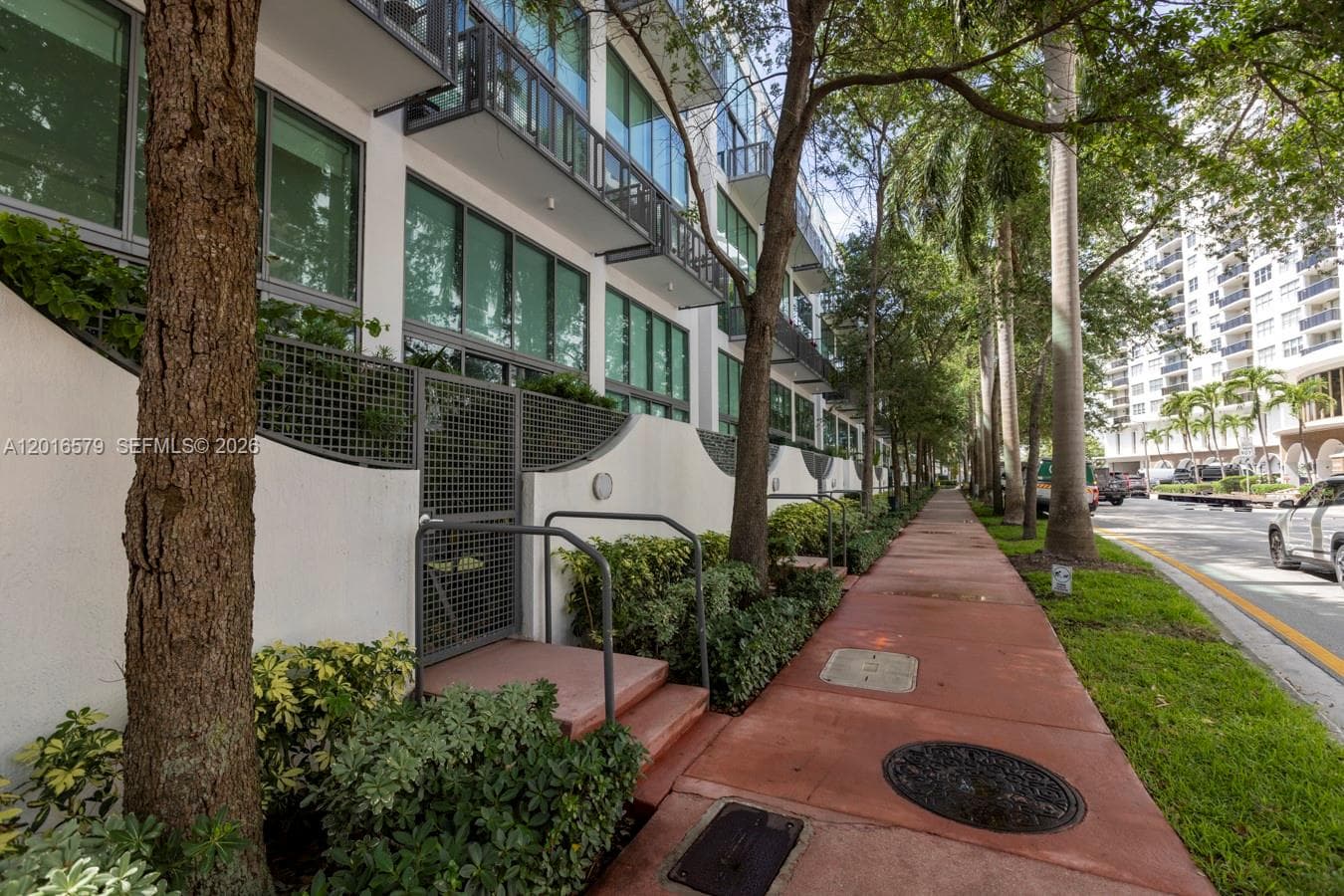 6000 Collins Ave # 129, Miami Beach FL 33140 — 26