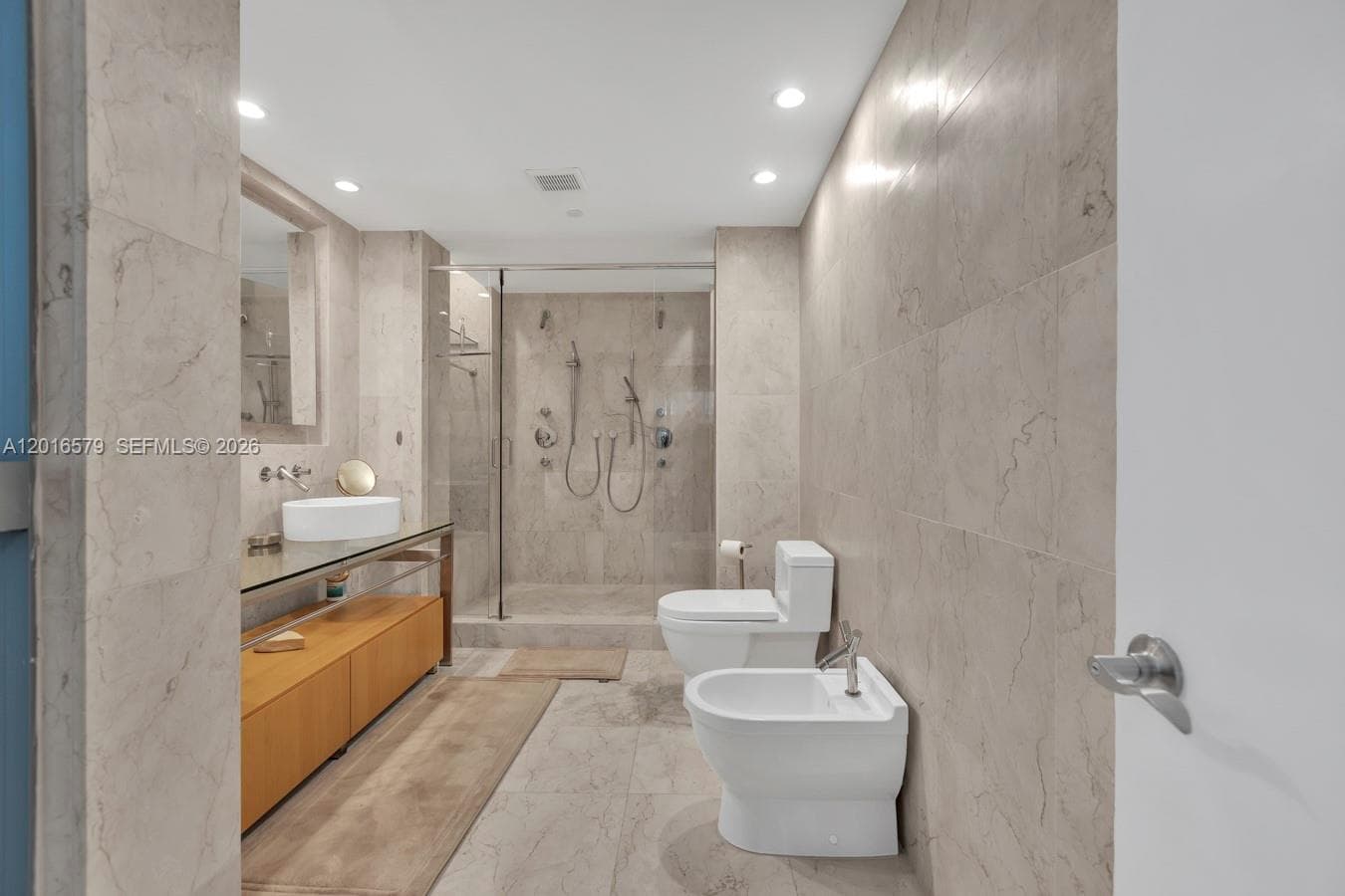 6000 Collins Ave # 129, Miami Beach FL 33140 — 22