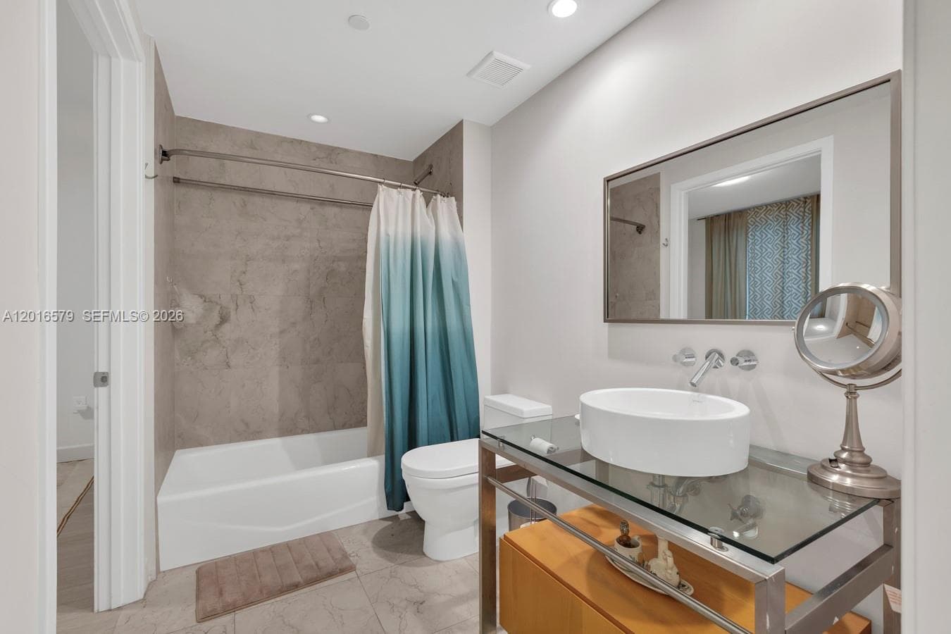6000 Collins Ave # 129, Miami Beach FL 33140 — 14
