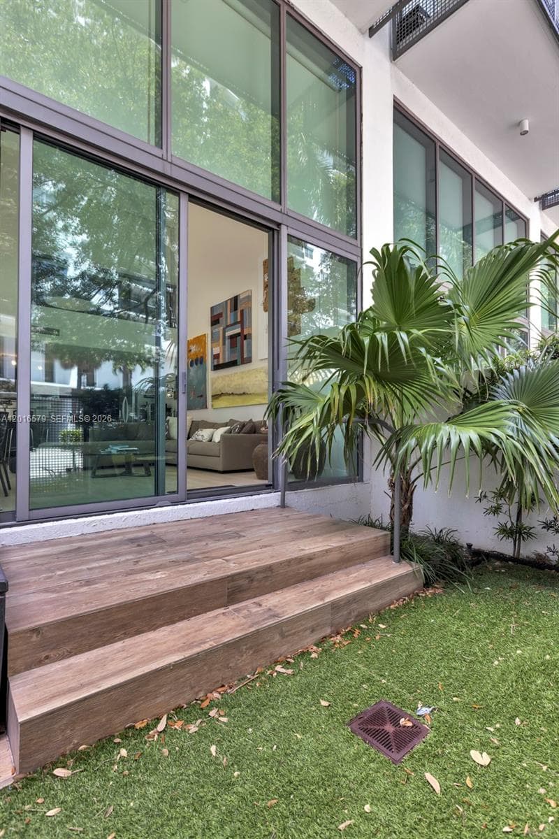 6000 Collins Ave # 129, Miami Beach FL 33140 — 11