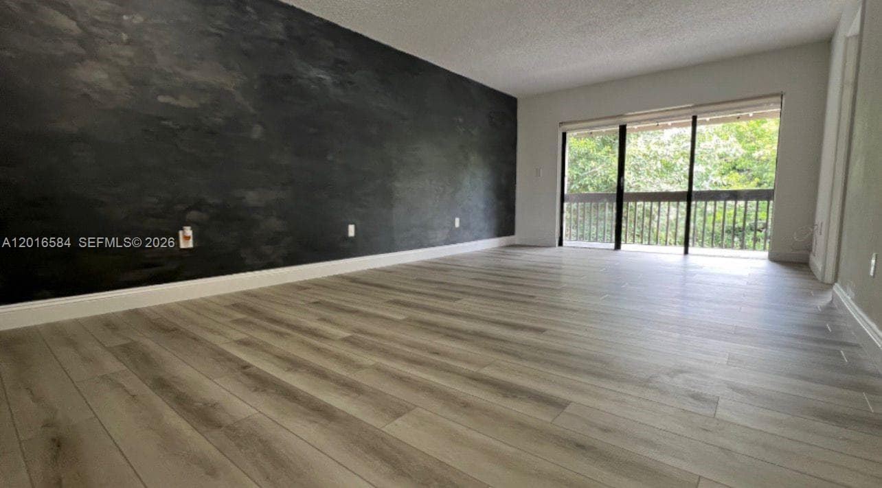 8885 Fontainebleau Blvd # 205, Miami FL 33172 — 2