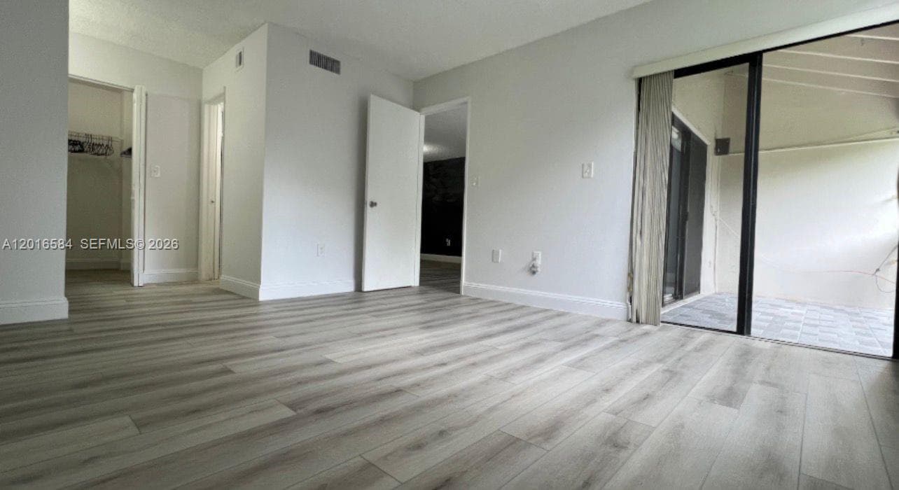 8885 Fontainebleau Blvd # 205, Miami FL 33172 — 17
