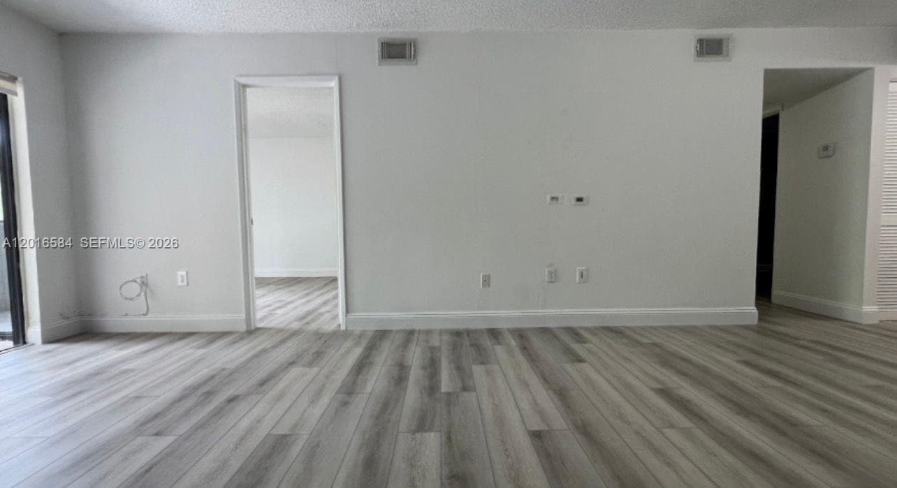8885 Fontainebleau Blvd # 205, Miami FL 33172 — 12