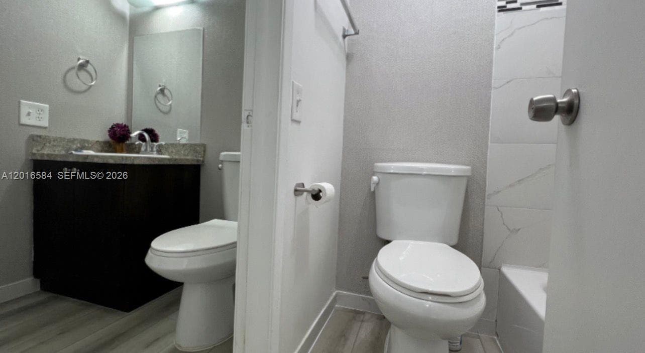 8885 Fontainebleau Blvd # 205, Miami FL 33172 — 22