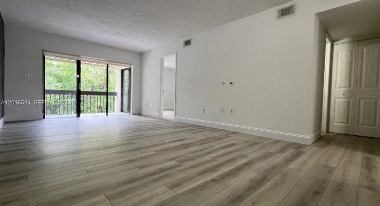 8885 Fontainebleau Blvd # 205, Miami FL 33172 — 1