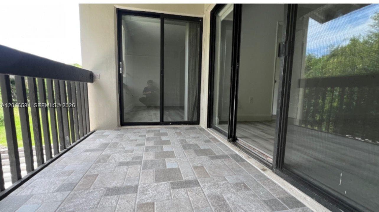 8885 Fontainebleau Blvd # 205, Miami FL 33172 — 5