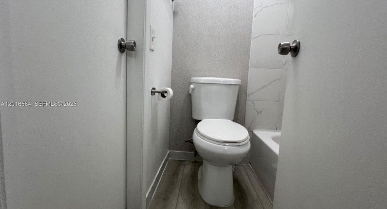 8885 Fontainebleau Blvd # 205, Miami FL 33172 — 24