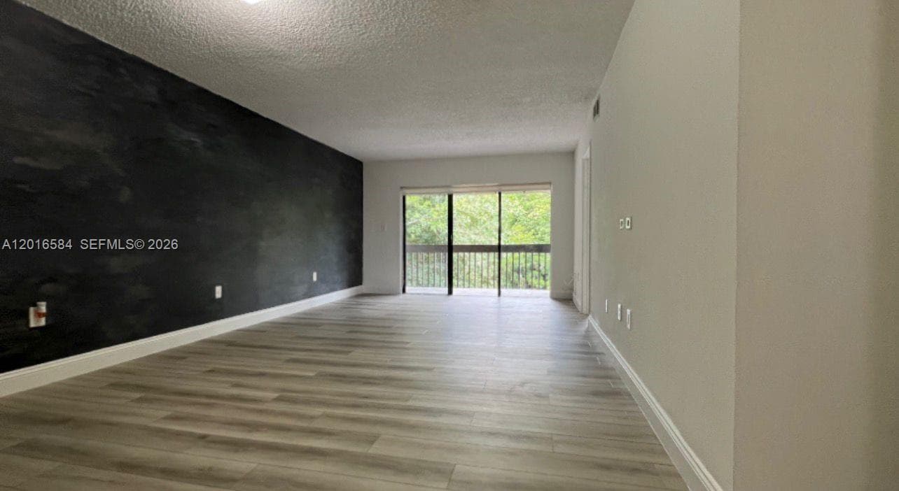 8885 Fontainebleau Blvd # 205, Miami FL 33172 — 10