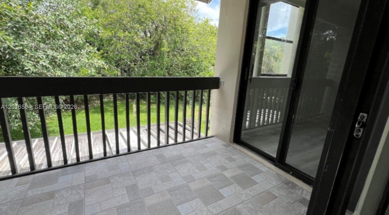 8885 Fontainebleau Blvd # 205, Miami FL 33172 — 14
