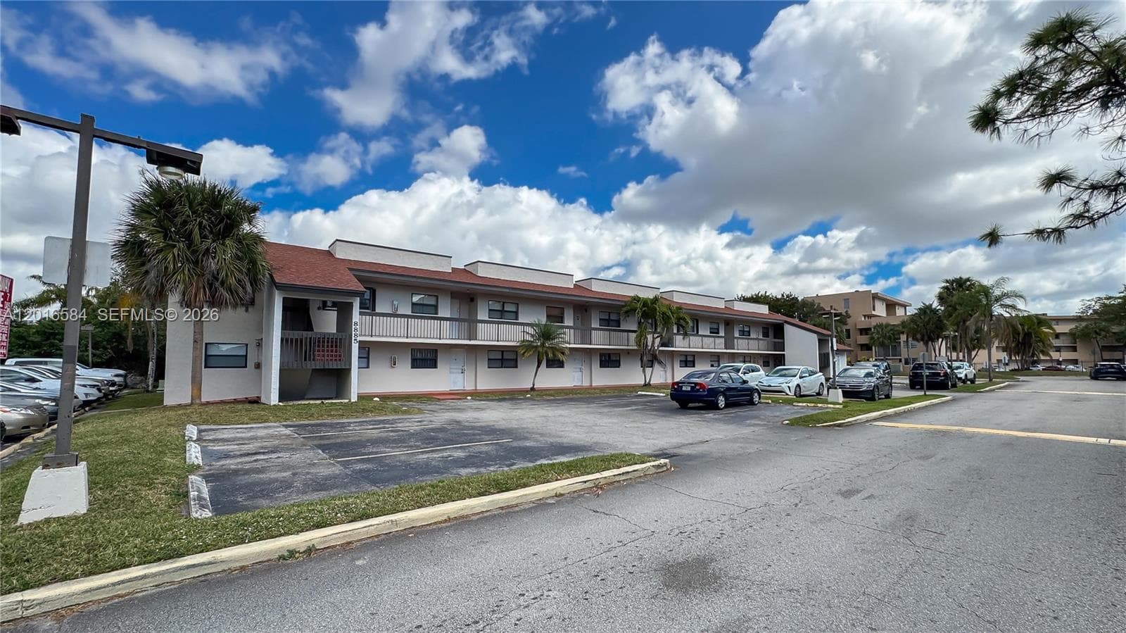 8885 Fontainebleau Blvd # 205, Miami FL 33172 — 31