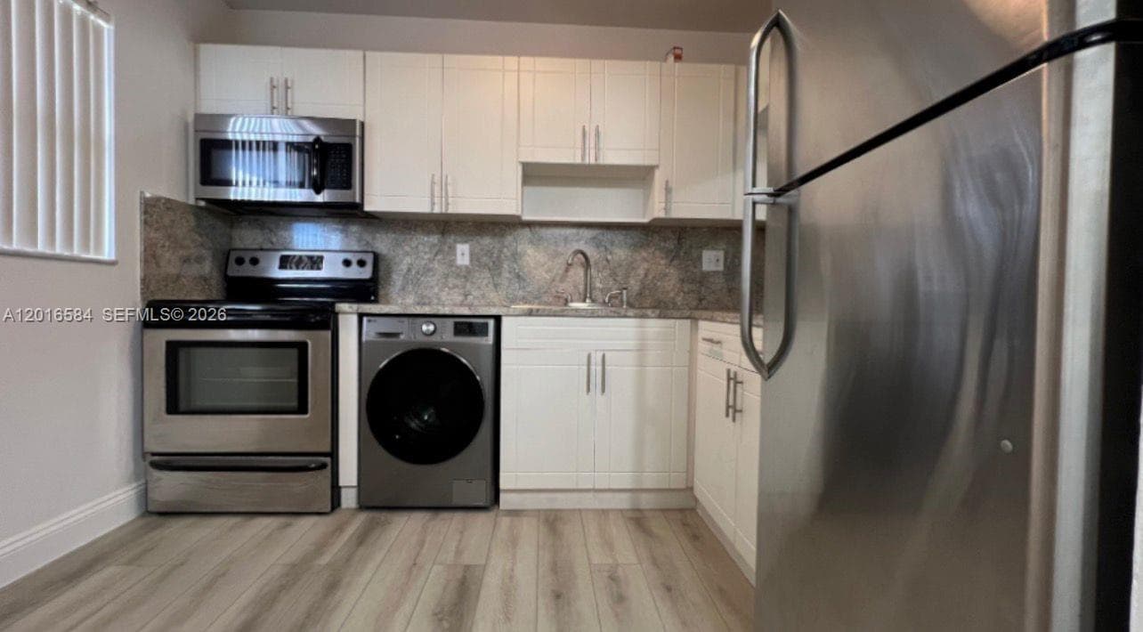 8885 Fontainebleau Blvd # 205, Miami FL 33172 — 8