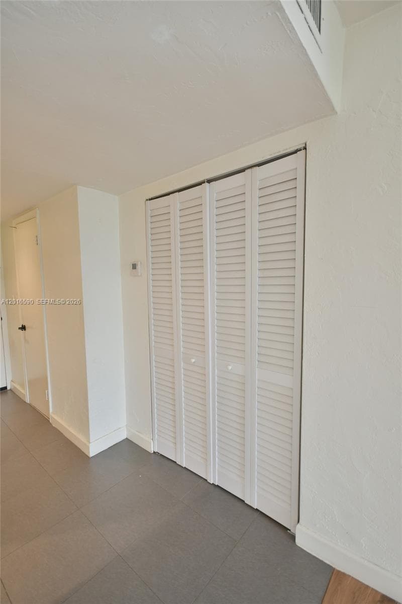 6884 N Kendall Dr # C401, Pinecrest FL 33156 — 27