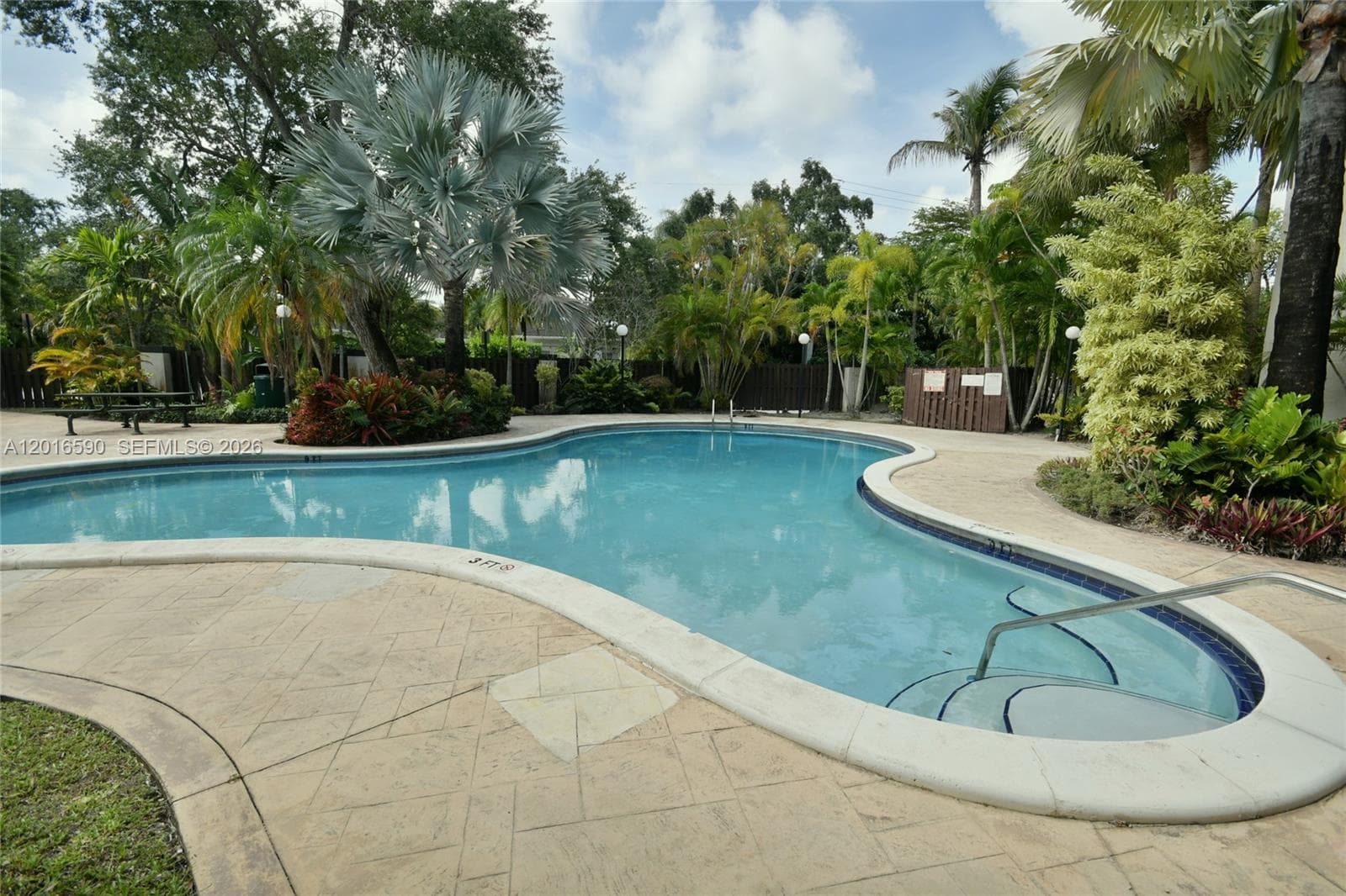 6884 N Kendall Dr # C401, Pinecrest FL 33156 — 73