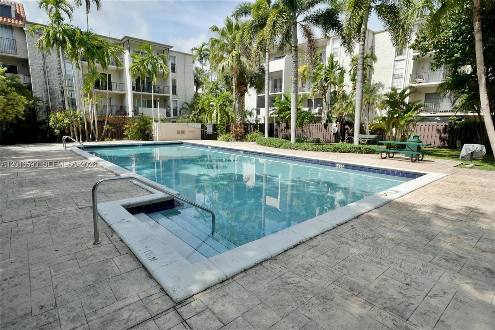 6884 N Kendall Dr # C401, Pinecrest FL 33156 — 67