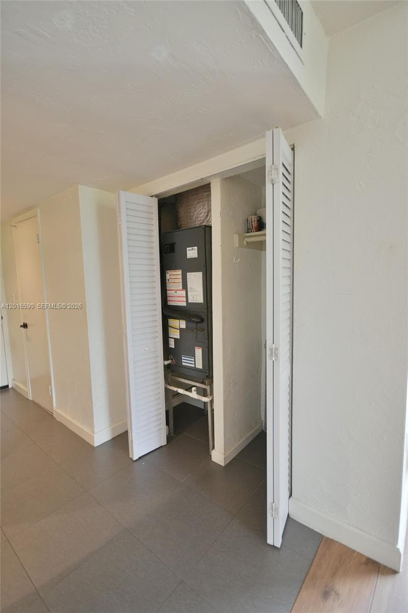 6884 N Kendall Dr # C401, Pinecrest FL 33156 — 28