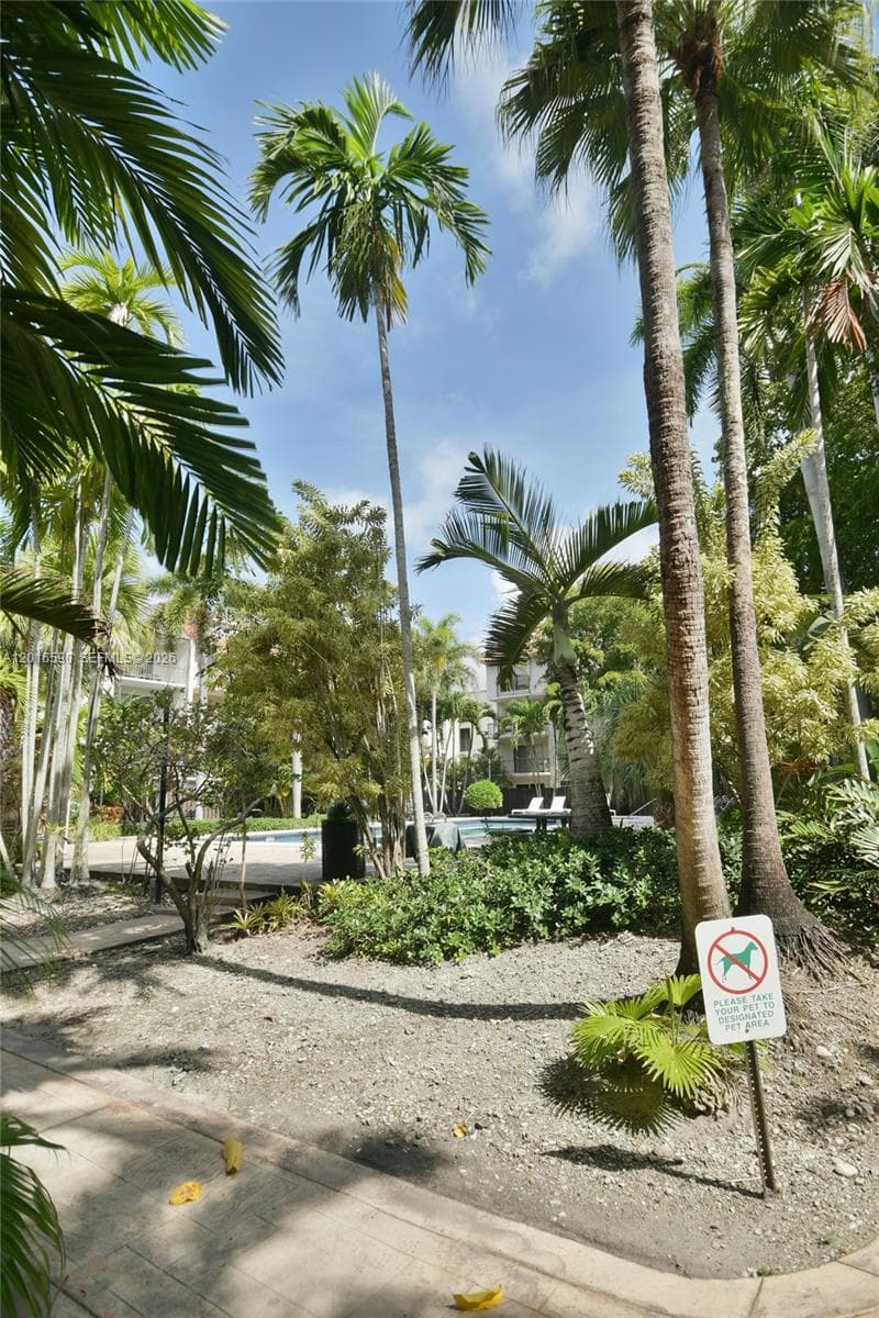6884 N Kendall Dr # C401, Pinecrest FL 33156 — 61