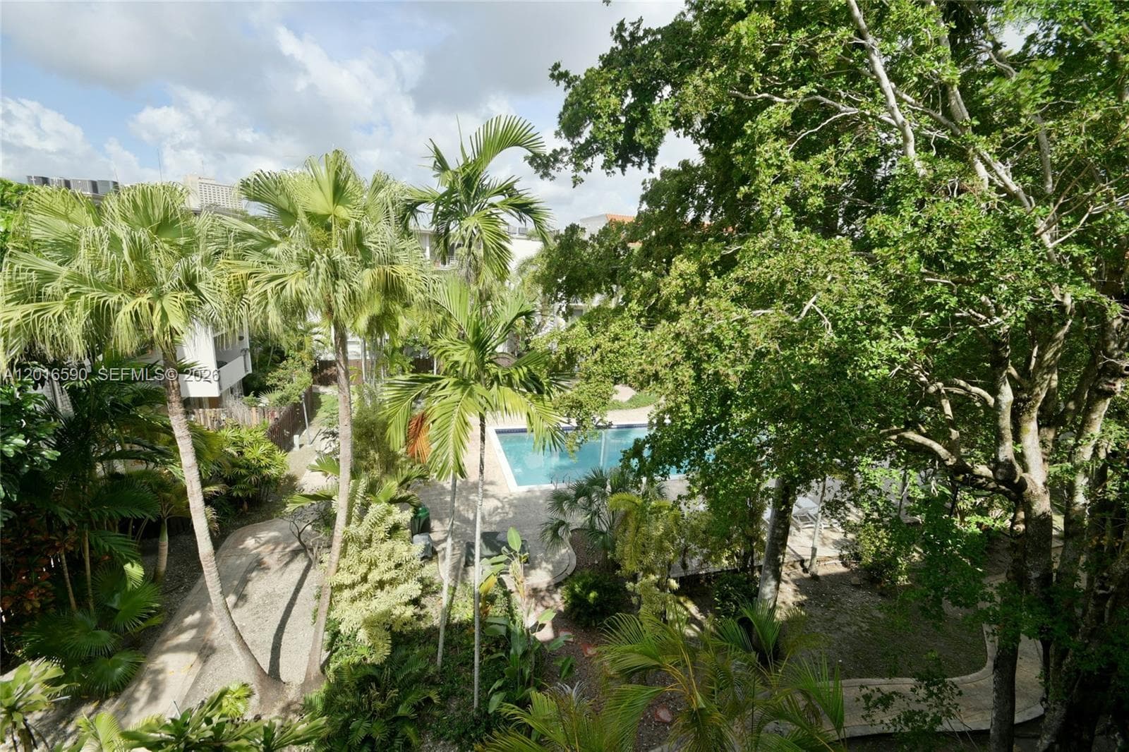 6884 N Kendall Dr # C401, Pinecrest FL 33156 — 37