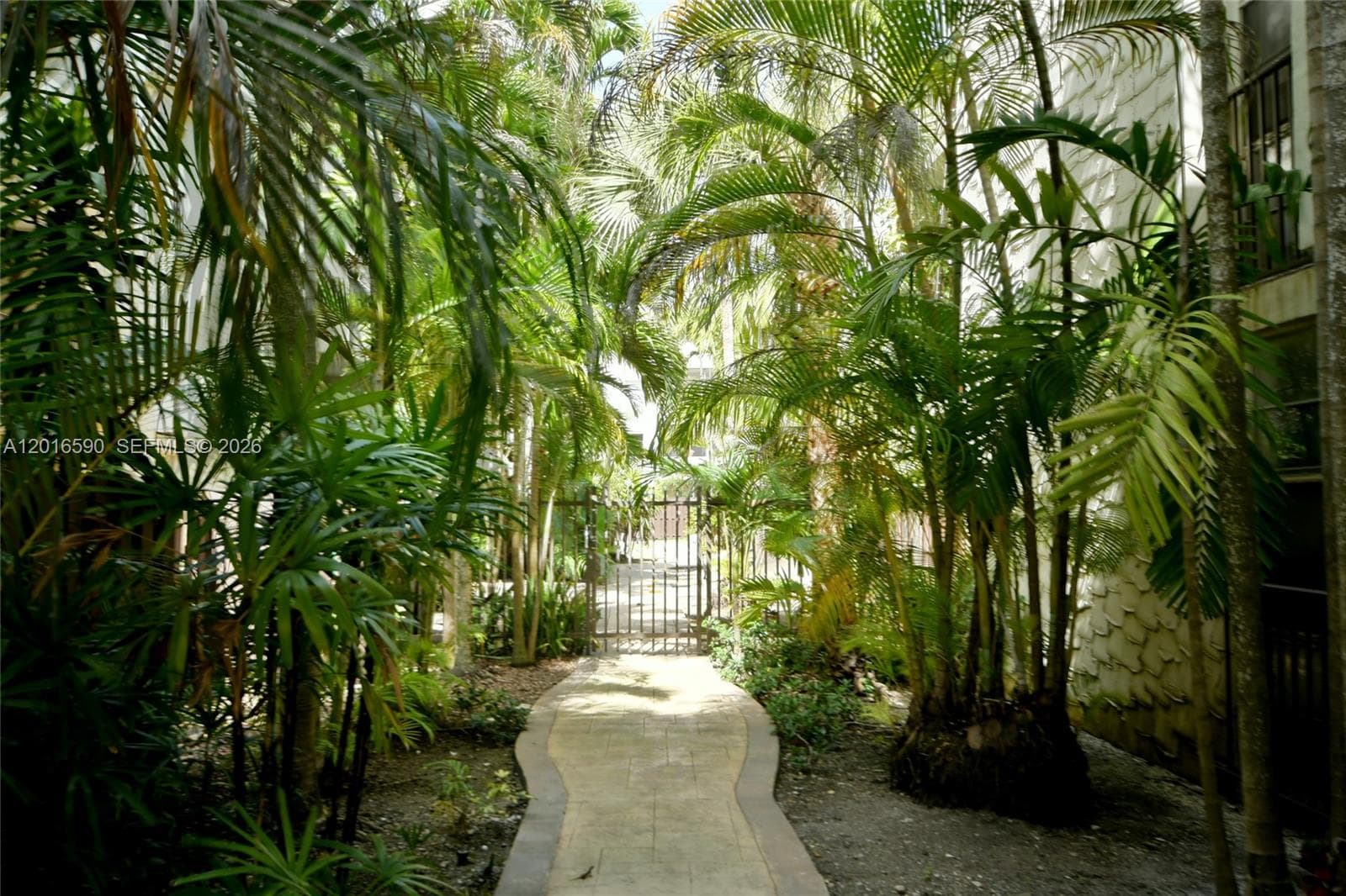 6884 N Kendall Dr # C401, Pinecrest FL 33156 — 60