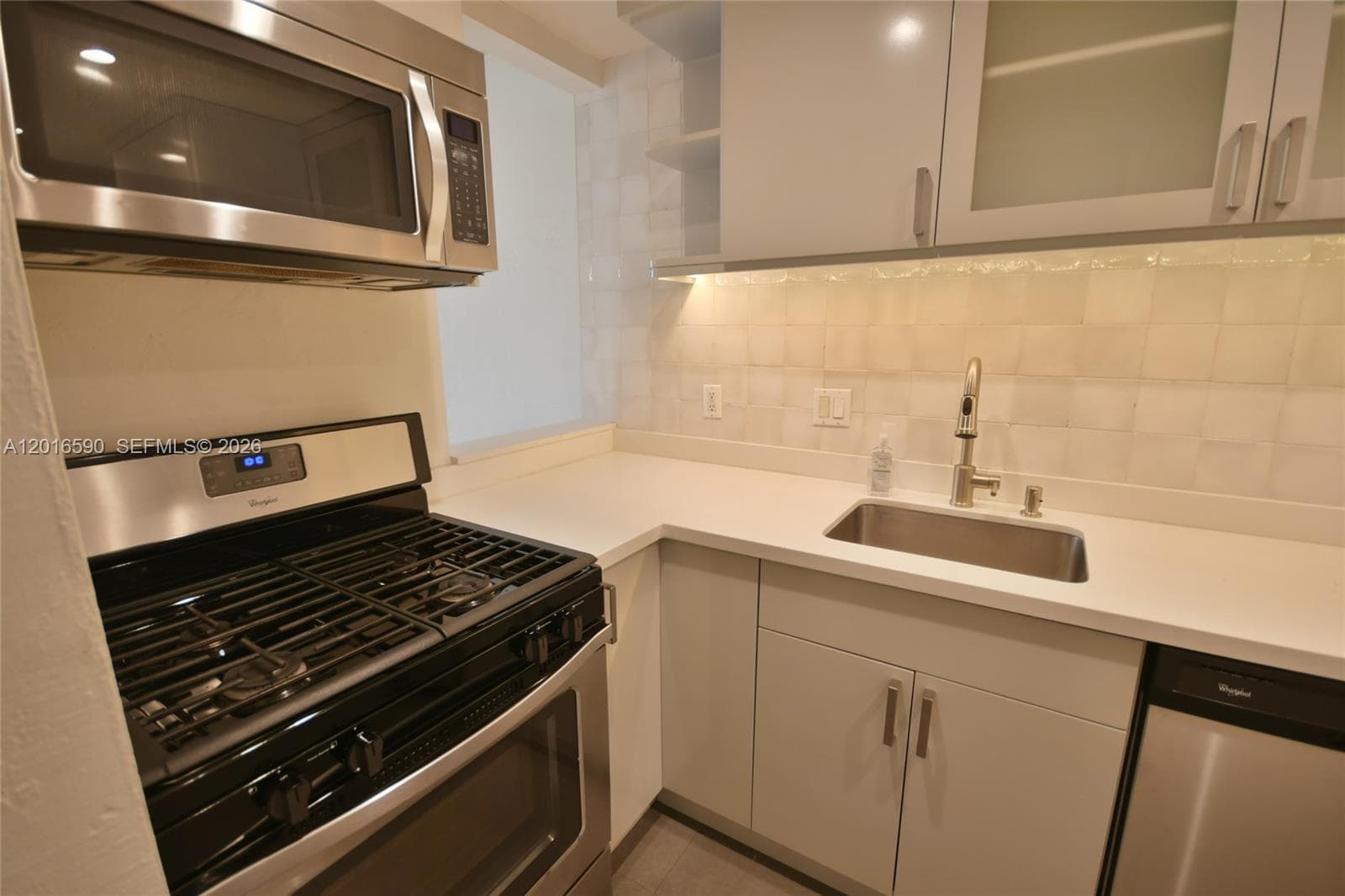 6884 N Kendall Dr # C401, Pinecrest FL 33156 — 25