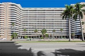 5555 Collins Ave # 14U, Miami Beach FL 33140 — 2