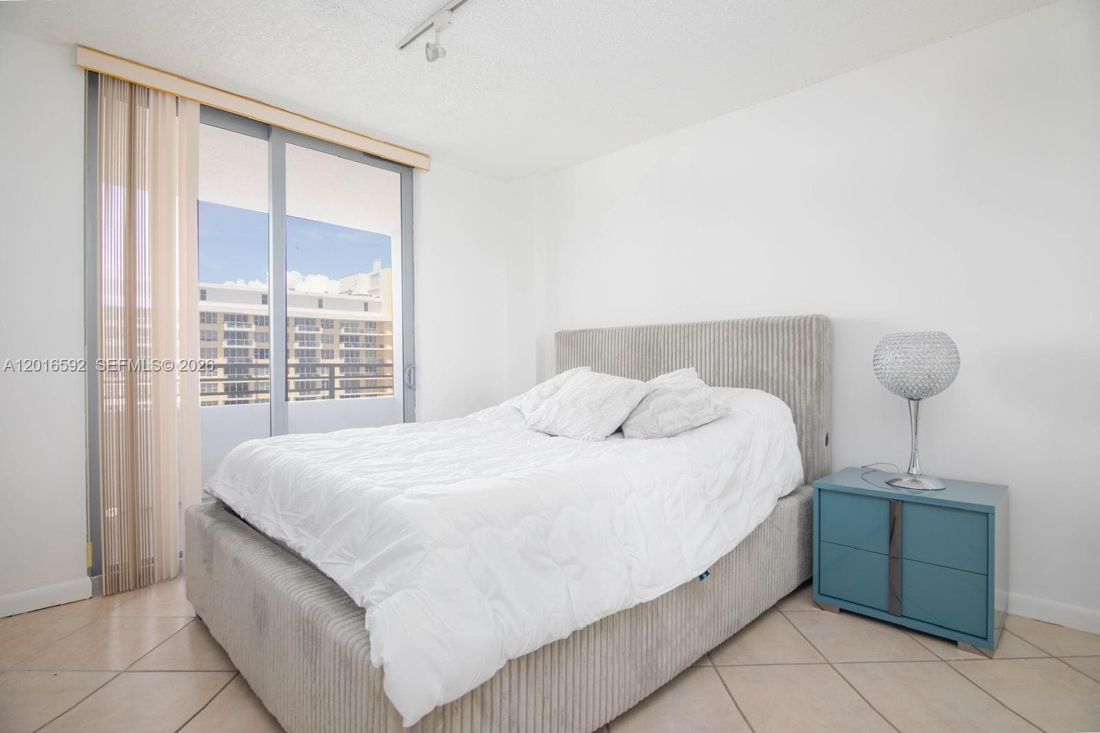 5555 Collins Ave # 14U, Miami Beach FL 33140 — 22