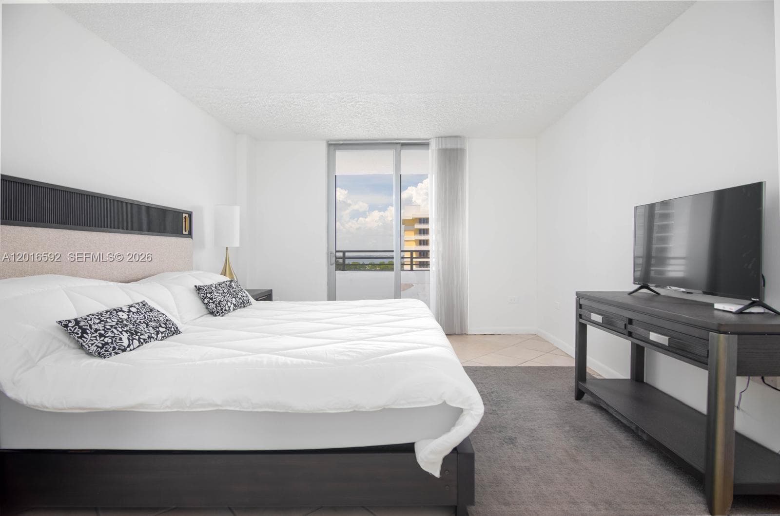 5555 Collins Ave # 14U, Miami Beach FL 33140 — 34