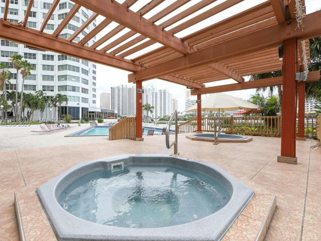 825 Brickell Bay Dr # 2050, Miami FL 33131 — 17