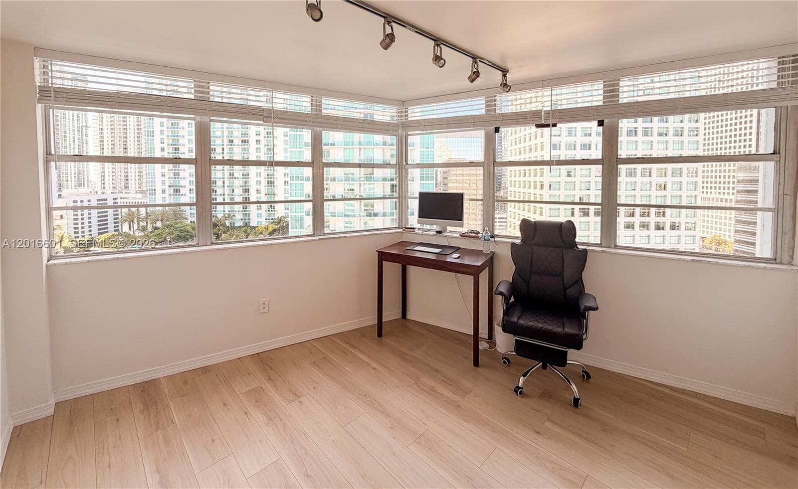 825 Brickell Bay Dr # 2050, Miami FL 33131 — 12