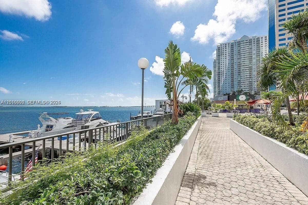 825 Brickell Bay Dr # 2050, Miami FL 33131 — 18