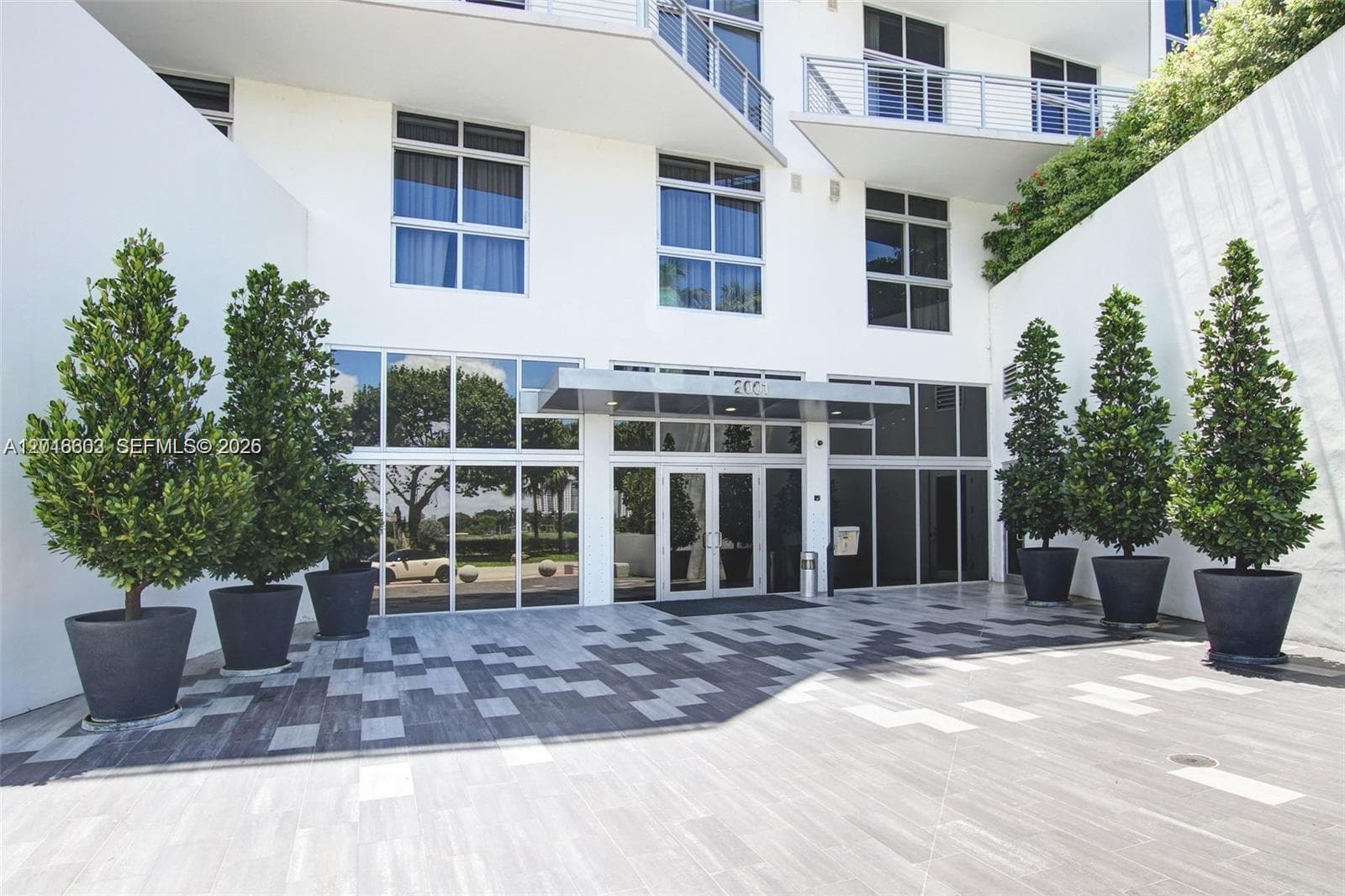 2001 Meridian Ave # 523, Miami Beach FL 33139 — 23