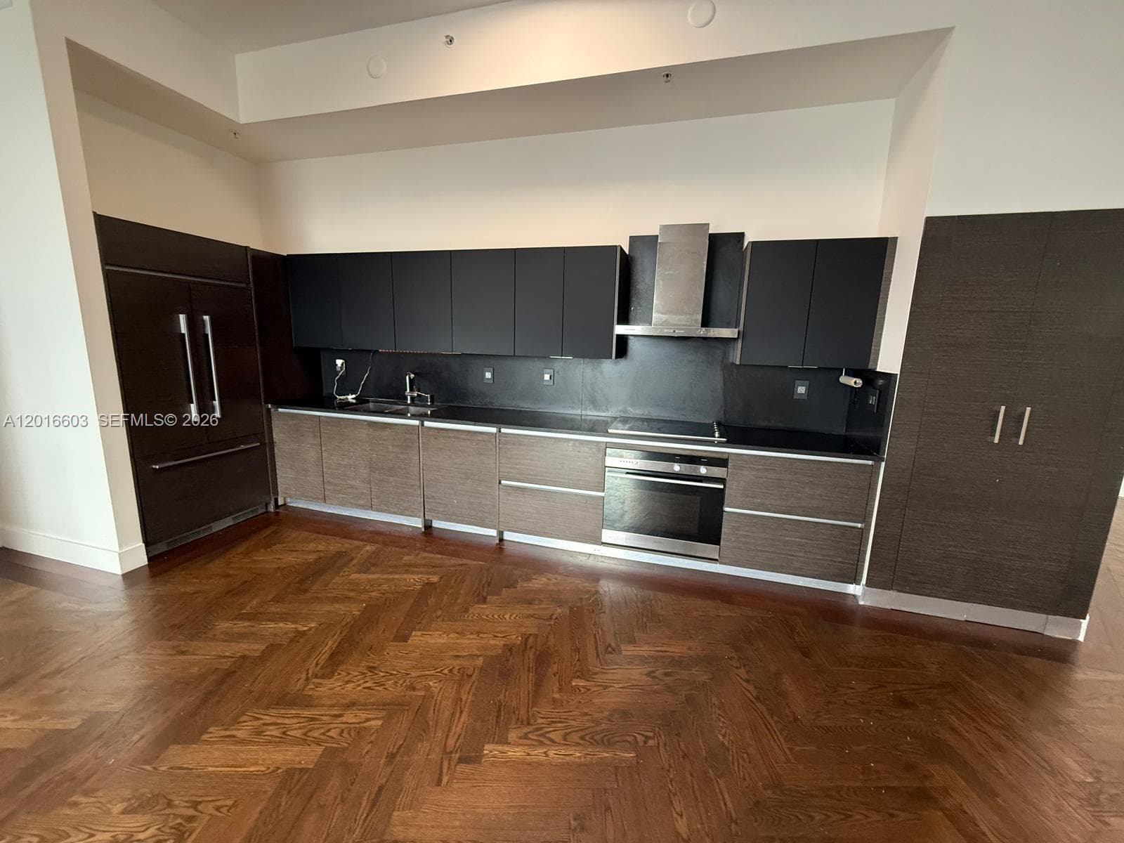 2001 Meridian Ave # 523, Miami Beach FL 33139 — 2