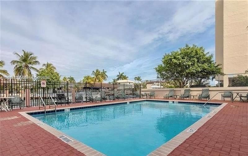 2903 N Miami Beach Blvd # 906, North Miami Beach FL 33160 — 5