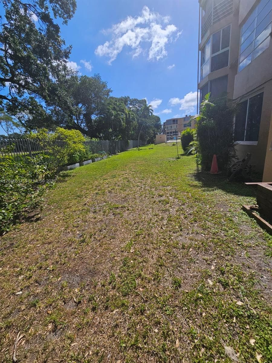 1301 NE 191st St # F103, Miami FL 33179 — 13