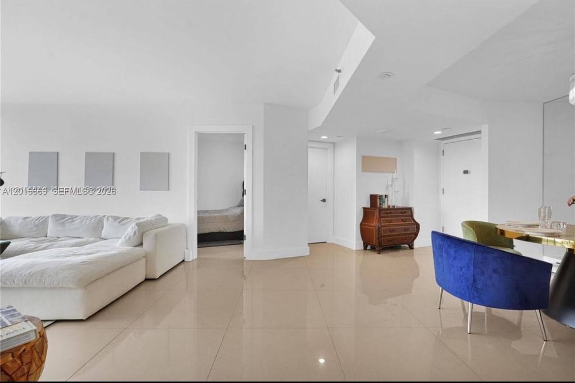 1000 W Island Blvd # 2508, Aventura FL 33160 — 6
