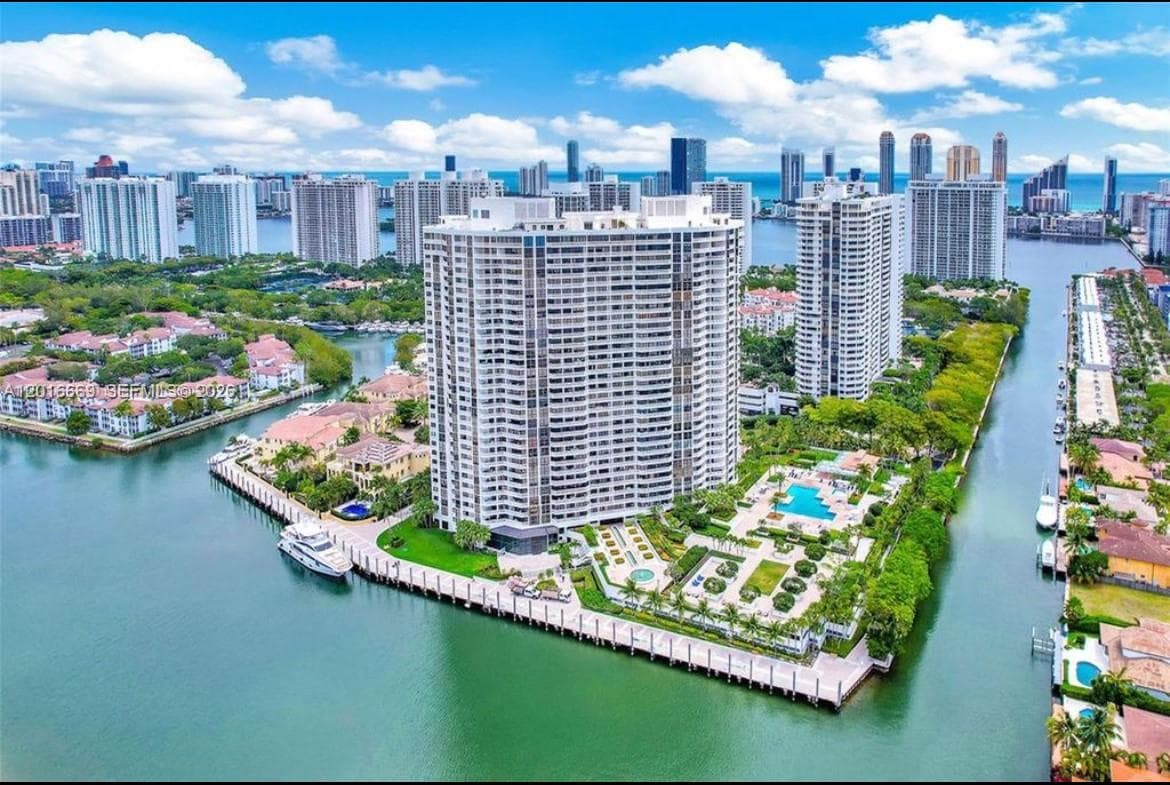 1000 W Island Blvd # 2508, Aventura FL 33160 — 46
