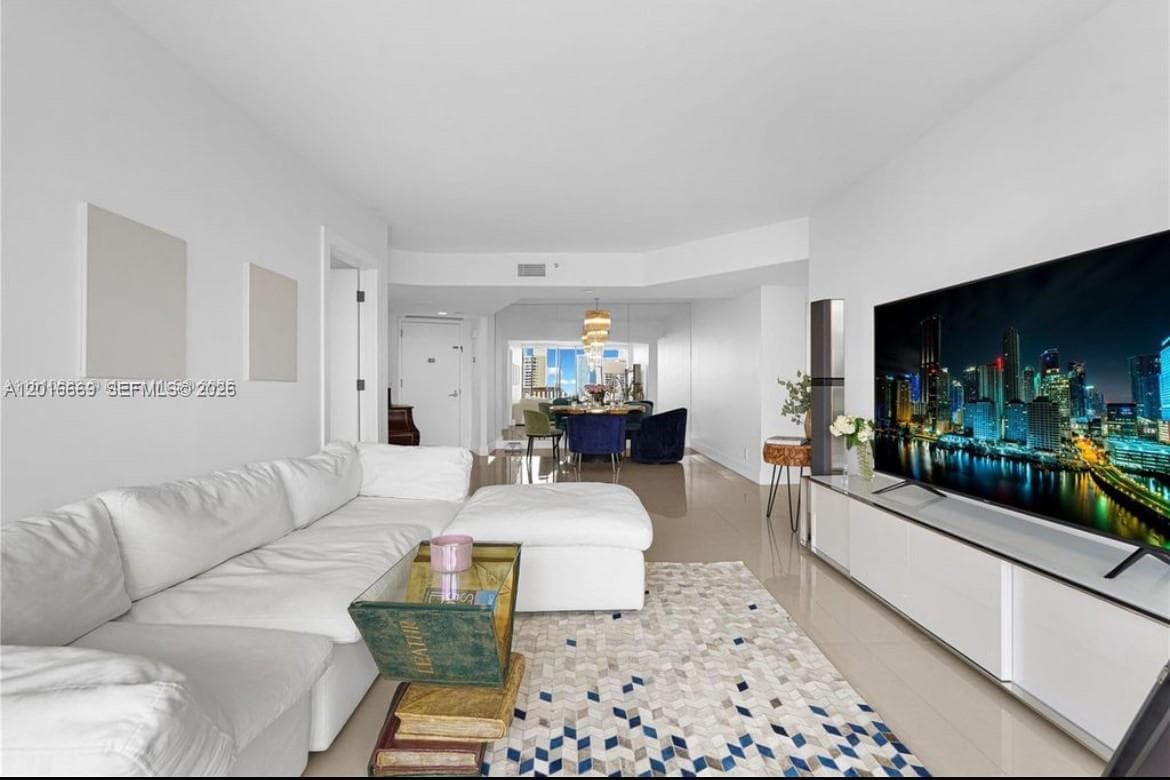 1000 W Island Blvd # 2508, Aventura FL 33160 — 3