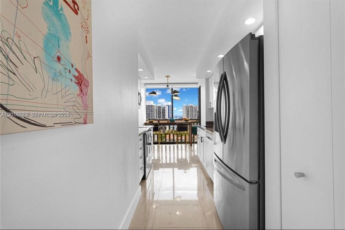 1000 W Island Blvd # 2508, Aventura FL 33160 — 36