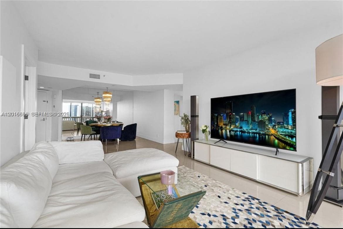 1000 W Island Blvd # 2508, Aventura FL 33160 — 1
