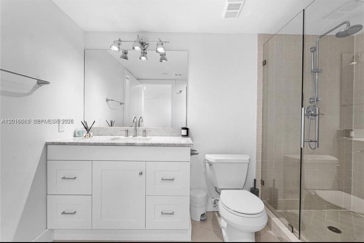1000 W Island Blvd # 2508, Aventura FL 33160 — 28