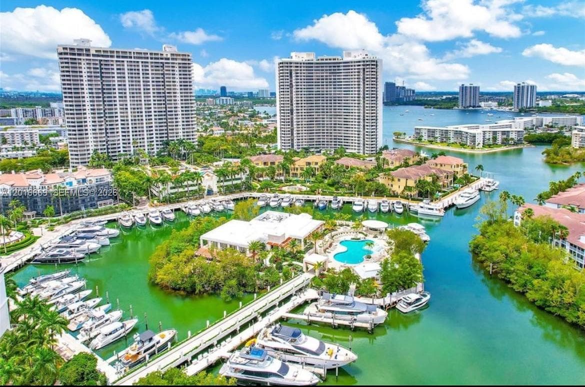 1000 W Island Blvd # 2508, Aventura FL 33160 — 49